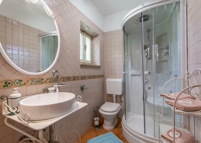 Bunischa Villa *